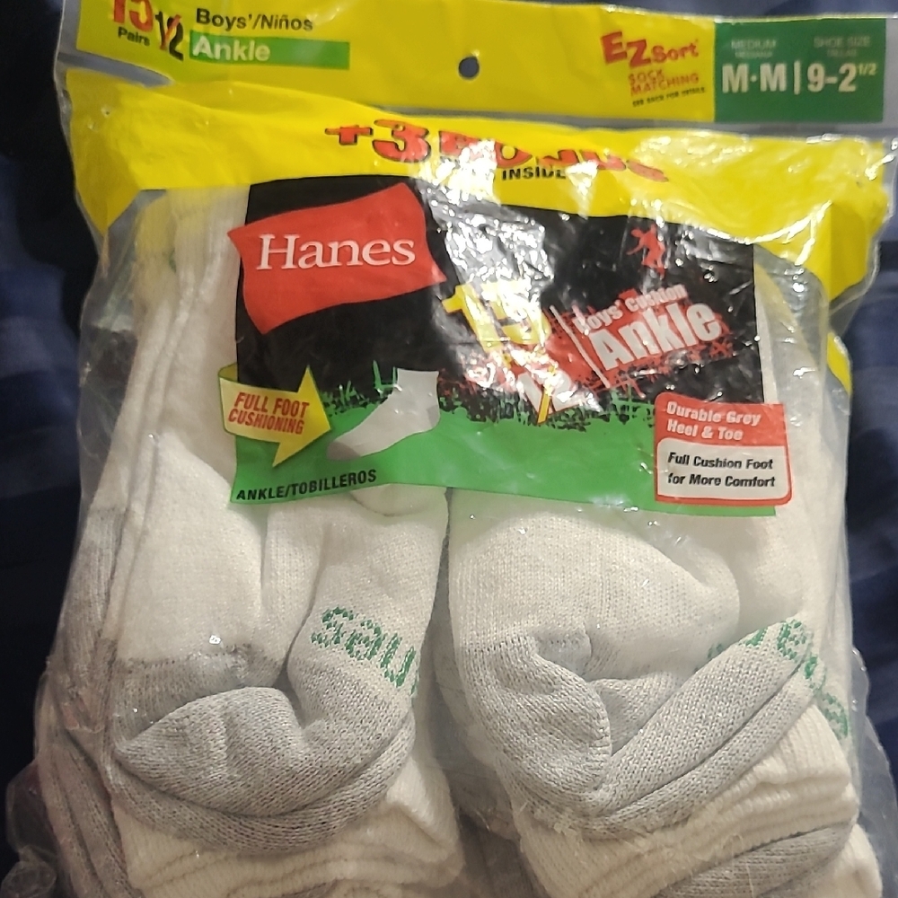 Hanes Boys' Ankle Socks 15 Pairs with Gray Accents - Picture 3 of 6